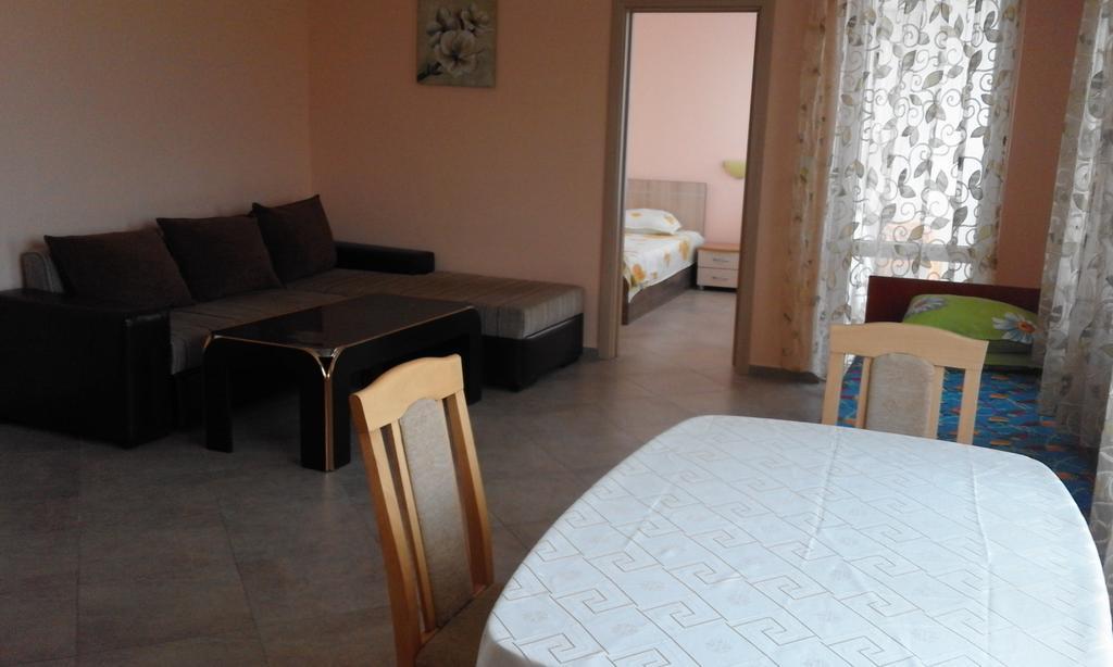 Apartments Sea Sounds Pomorie Bagian luar foto