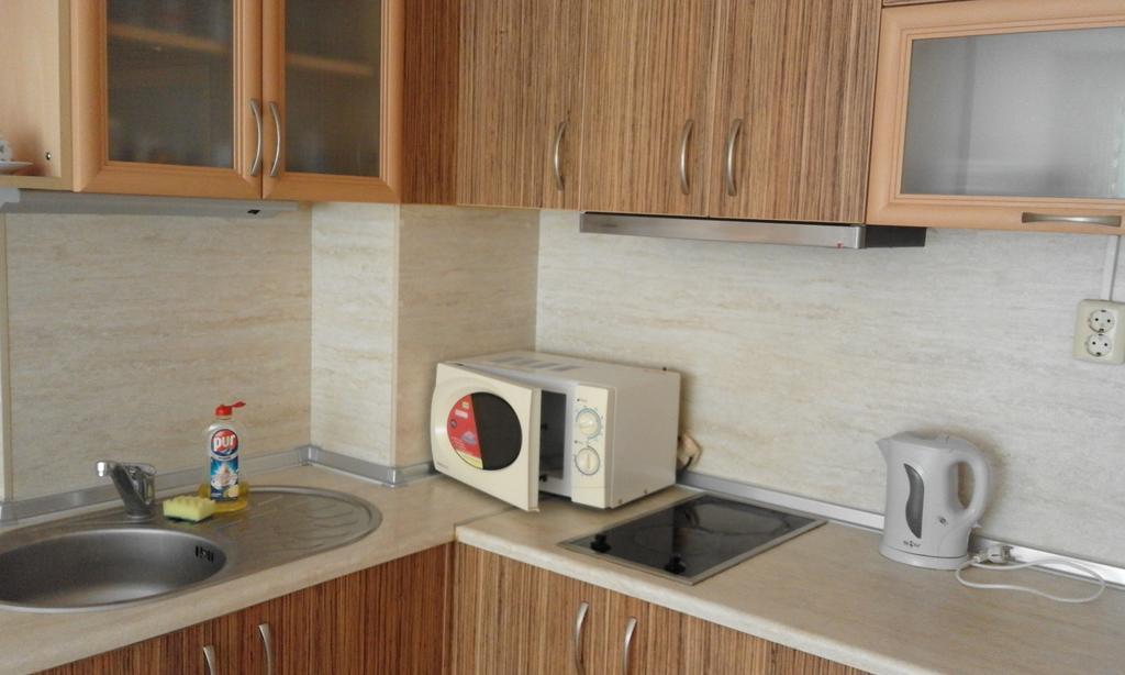 Apartments Sea Sounds Pomorie Bagian luar foto
