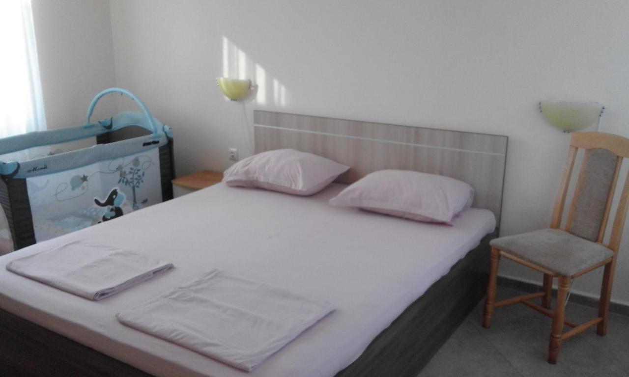 Apartments Sea Sounds Pomorie Bagian luar foto