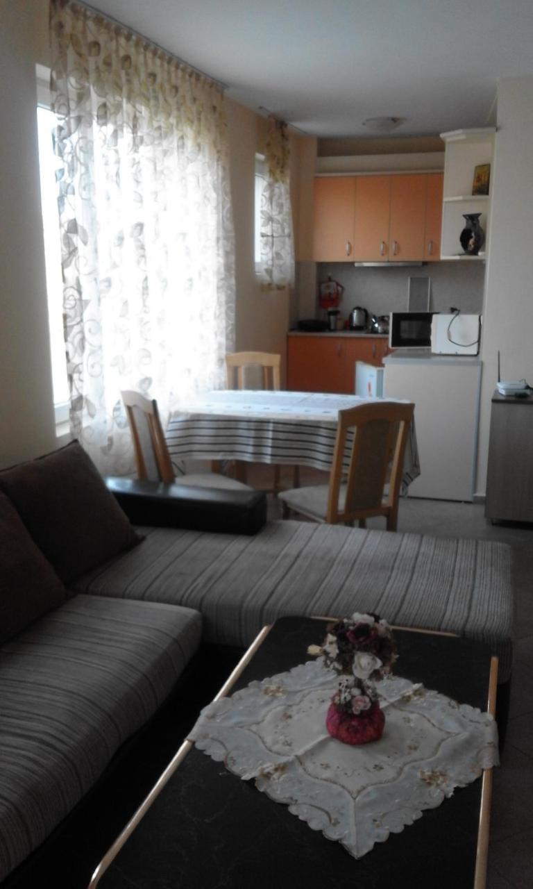 Apartments Sea Sounds Pomorie Bagian luar foto