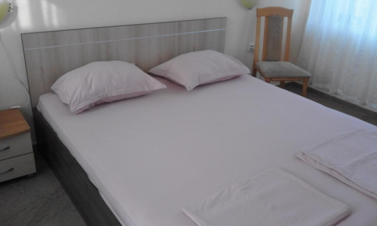 Apartments Sea Sounds Pomorie Bagian luar foto