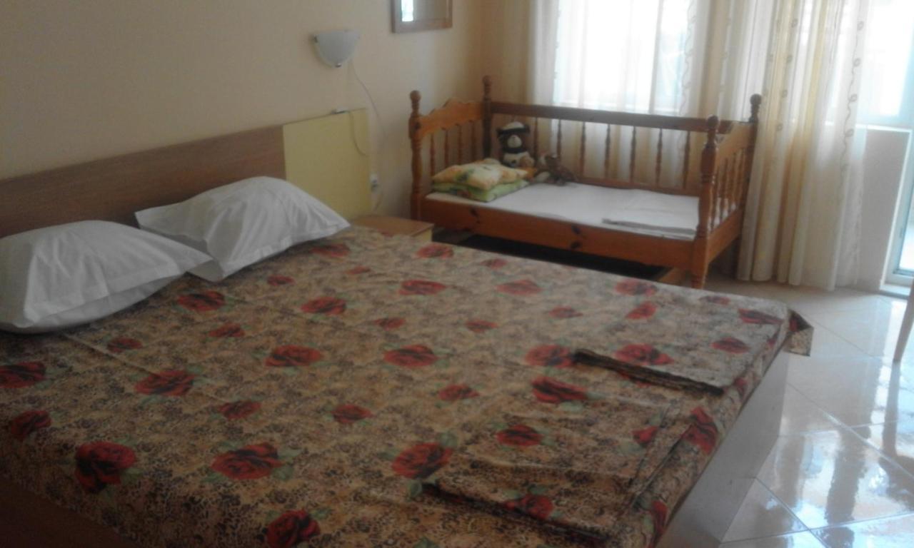 Apartments Sea Sounds Pomorie Bagian luar foto
