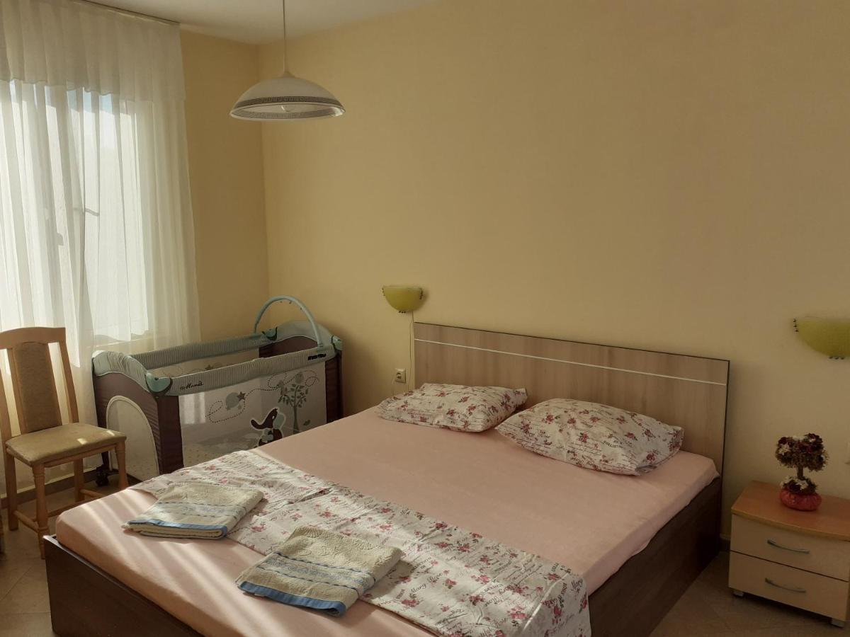 Apartments Sea Sounds Pomorie Bagian luar foto