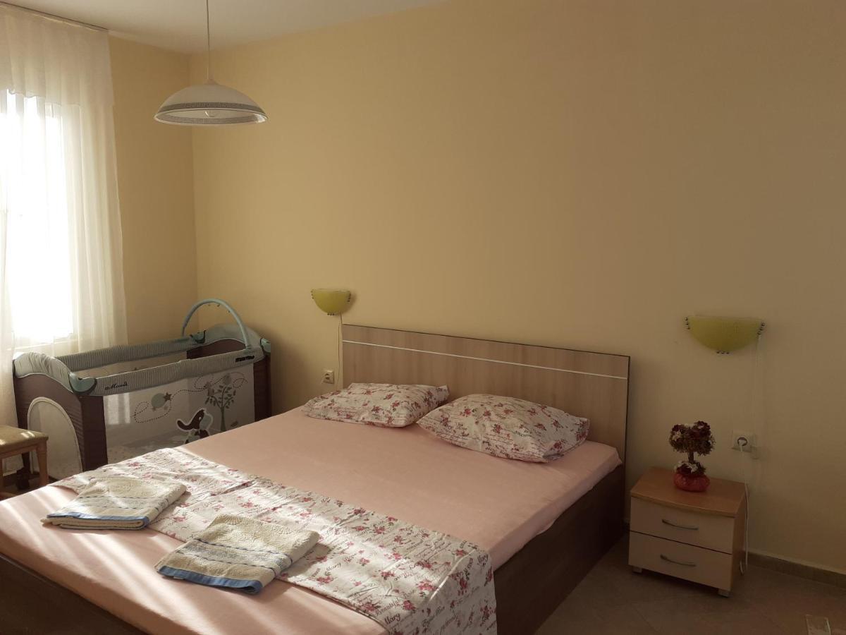 Apartments Sea Sounds Pomorie Bagian luar foto
