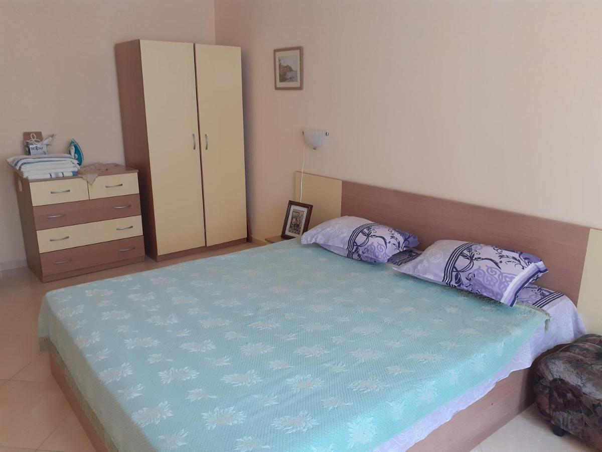 Apartments Sea Sounds Pomorie Bagian luar foto