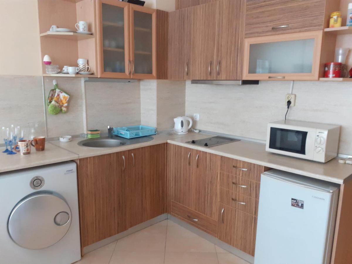 Apartments Sea Sounds Pomorie Bagian luar foto