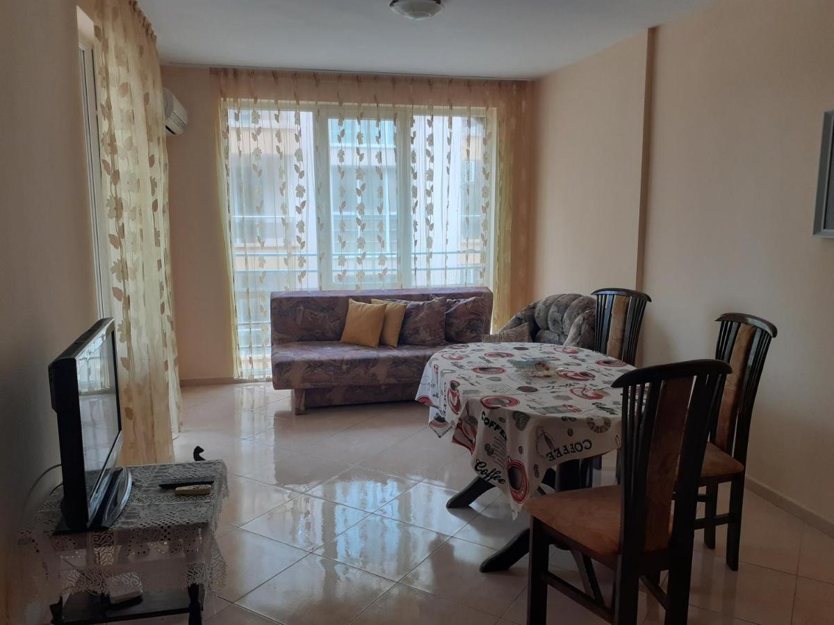 Apartments Sea Sounds Pomorie Bagian luar foto