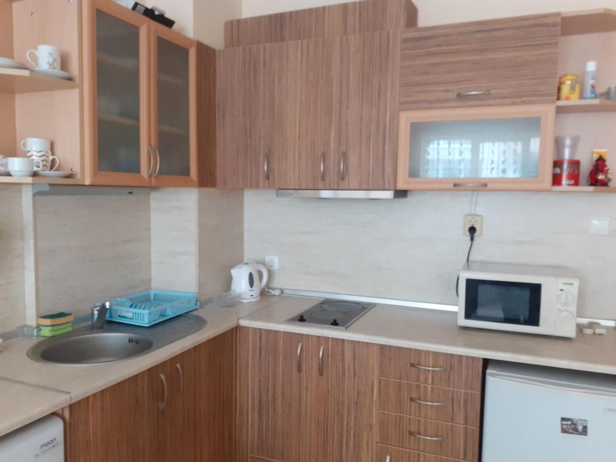Apartments Sea Sounds Pomorie Bagian luar foto